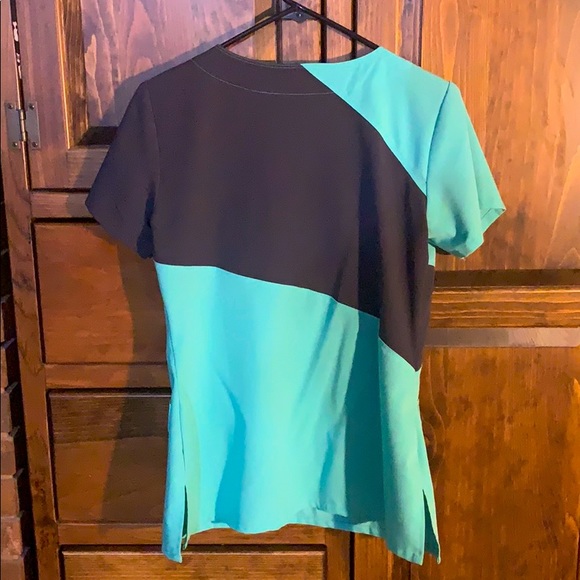 Scrub set - Picture 3 of 5